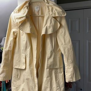 Light yellow rain coat
